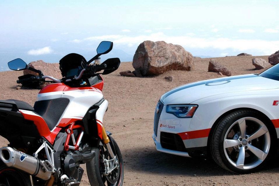 Audi RS5 i Ducati