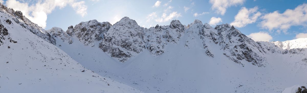 TPN: znaczny wzrost liczby skiturowców wpływa na przyrodę w Tatrach