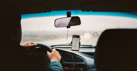 Uber omija prawo? Policja zapowiada kontrole kierowców