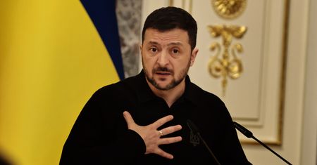 Zełenski jest dyktatorem? "Dla niego jest ważne, by mieć poparcie"