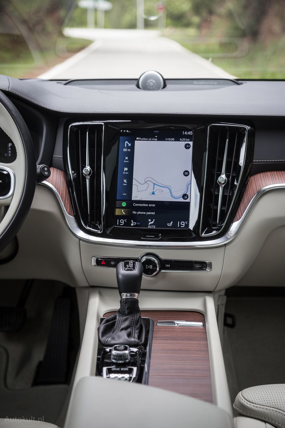 Volvo V60 D4 (2018) (fot. Mateusz Żuchowski)