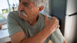 Wczesne objawy raka płuc. Tego bólu nie ignoruj