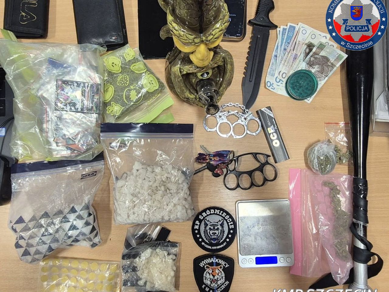 Szczecin: Nastolatkowie mieli magazyn narkotyków w apartamencie. Po akcji policji zostali aresztowani