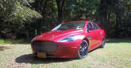 Ten Chevrolet Malibu wygląda jak Aston Martin. I tak, podoba mi się