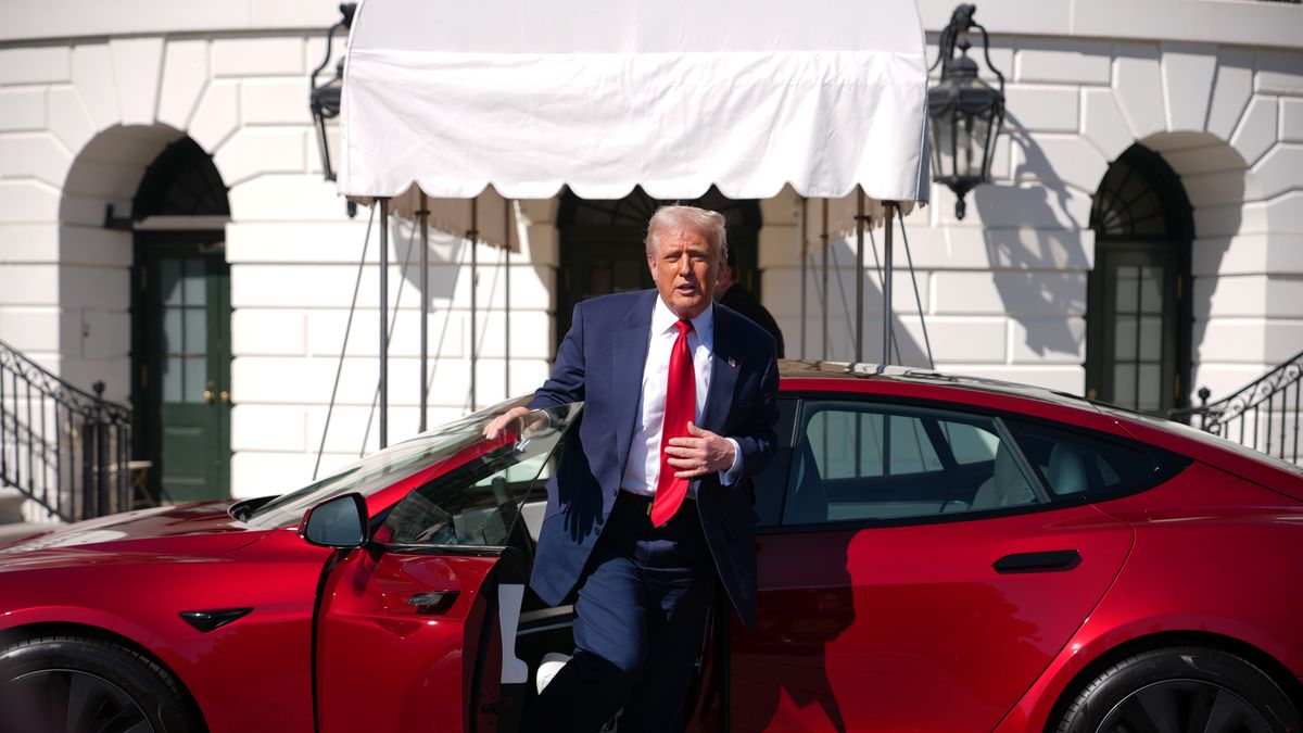 Kolejne wielkie zwolnienia Trumpa. "Brak szacunku dla pracowników"