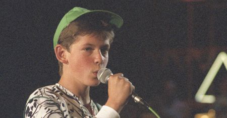 Krzysztof Antkowiak po 32 latach wystąpił w Opolu. Zaśpiewał kultowy hit. Jak dziś wygląda?