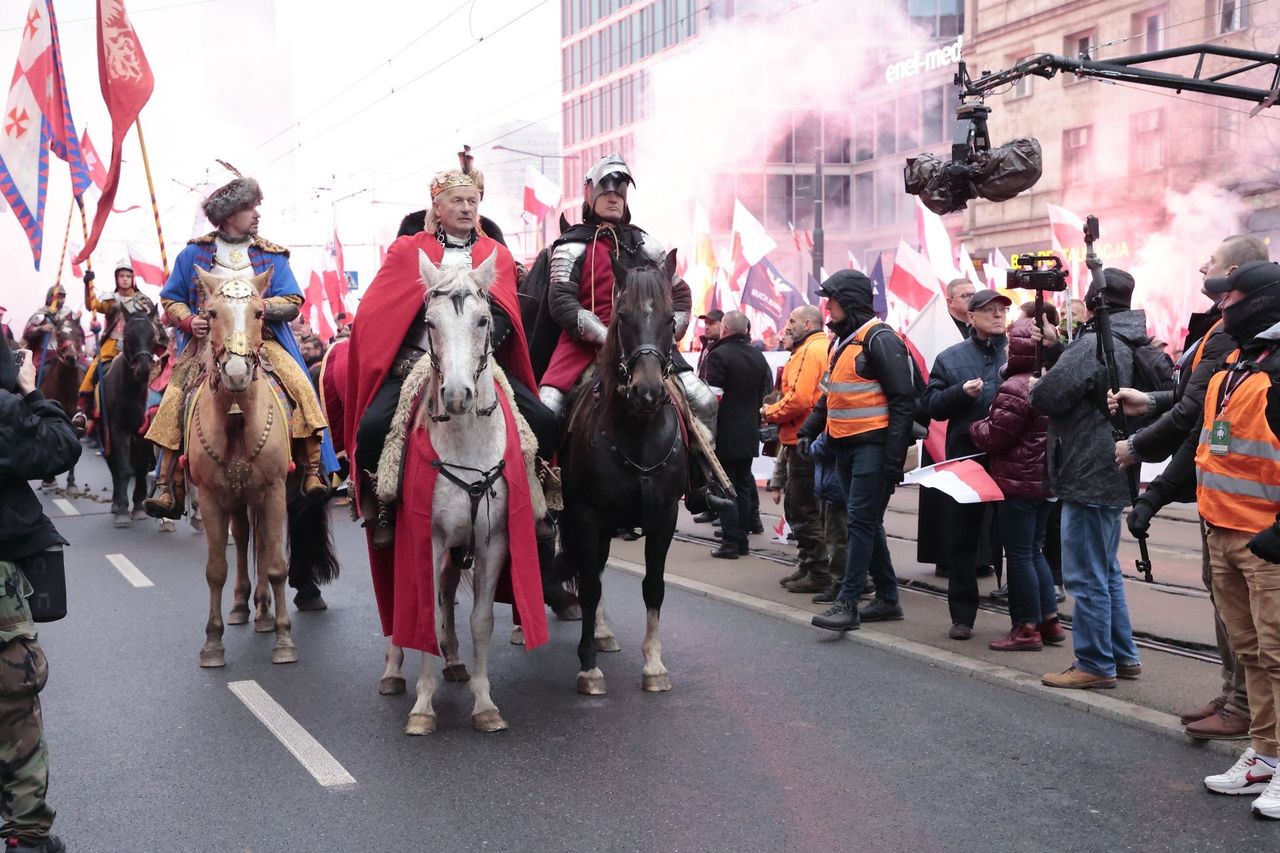 Warszawa: Policja podsumowała Marsz Niepodległości. Zatrzymania za narkotyki i środki pirotechniczne