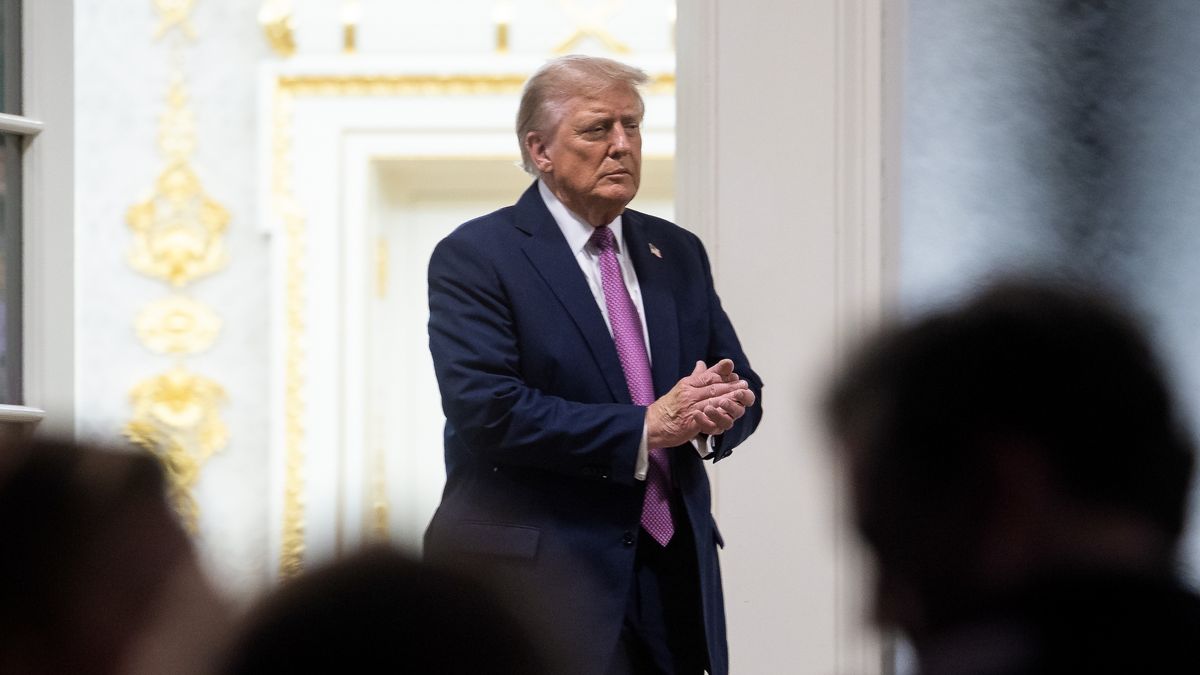 Polityka celna Donalda Trumpa sprawiła, że ruch pocztowy do USA spadł o ponad 80 proc. 