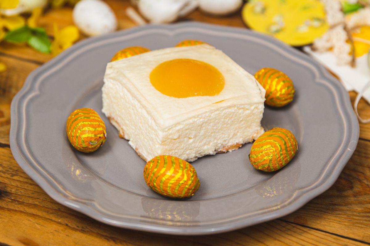 Co roku na święta robię sernik bez pieczenia. Jego forma od razu przykuwa wzrok