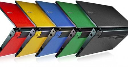 Laptop w kolorach tęczy