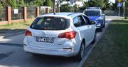 Mszczonów: Pobił mężczyznę i wywiózł go do lasu. Ukradł auto, telefon i biżuterię
