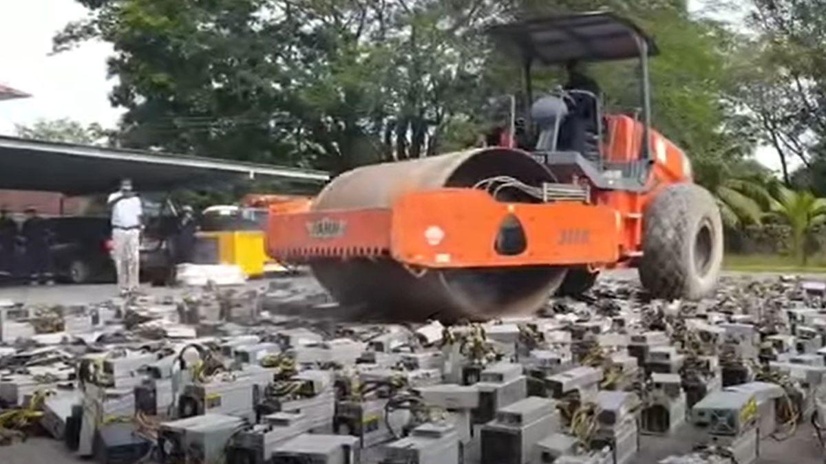 Niszczenie komputerów służących do kopania kryptowalut