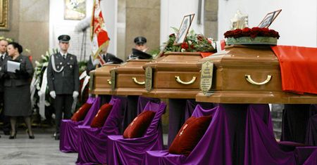 10 kwietnia leciały do Smoleńska. Kim były stewardesy feralnego lotu?