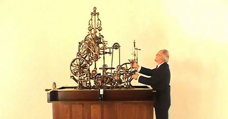 Corkscrew - zadziwiający, półtonowy korkociąg
