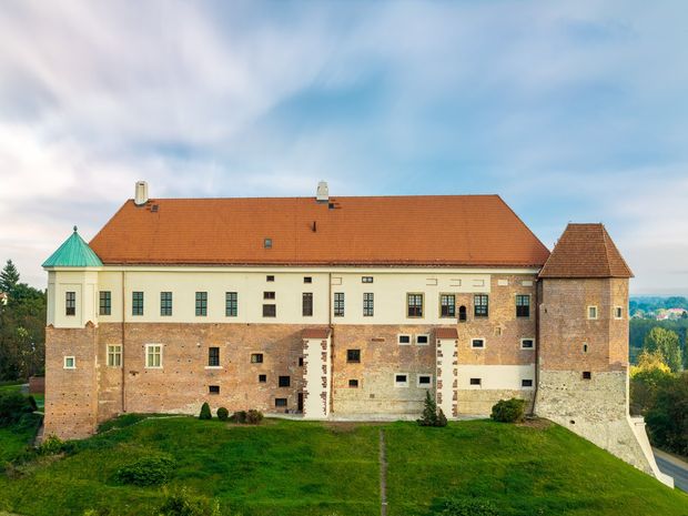 Spotkanie historii z nowoczesną technologią. Zamek Królewski w Sandomierzu po renowacji z tytułem "Fasada Roku 2025"
