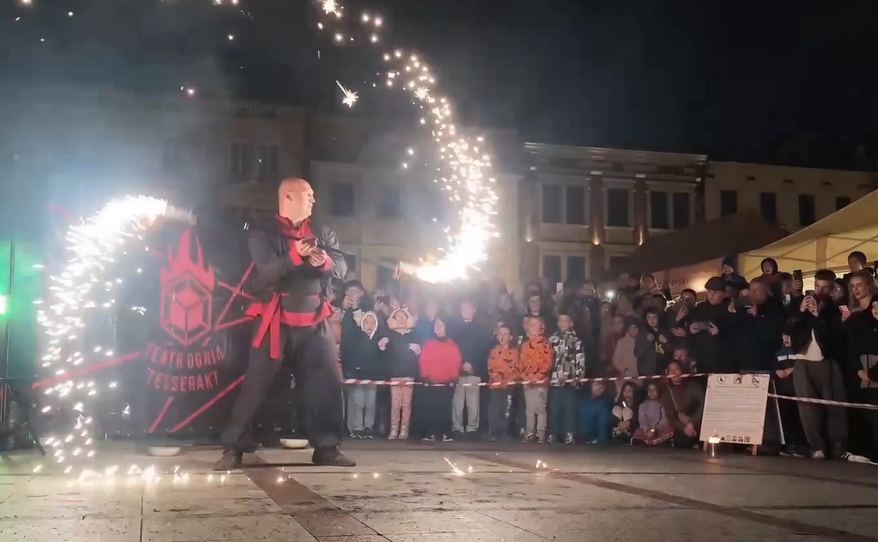Ogniste widowisko w Tarnowie. Tak wyglądał sobotni wieczór