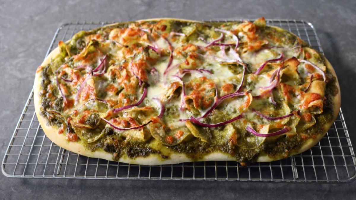 Pizza z chipsami to smaczne i pożywne danie, którym z powodzeniem zaspokoisz nawet największy głód