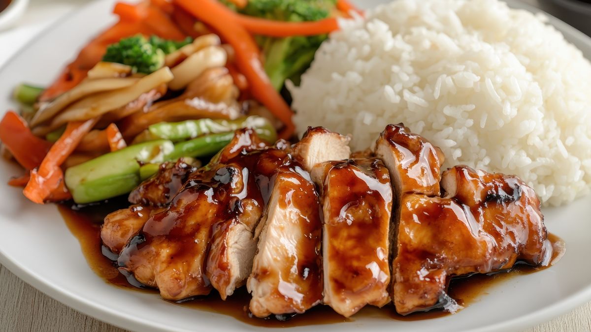 Piersi z kurczaka marynuję w sosie sojowym