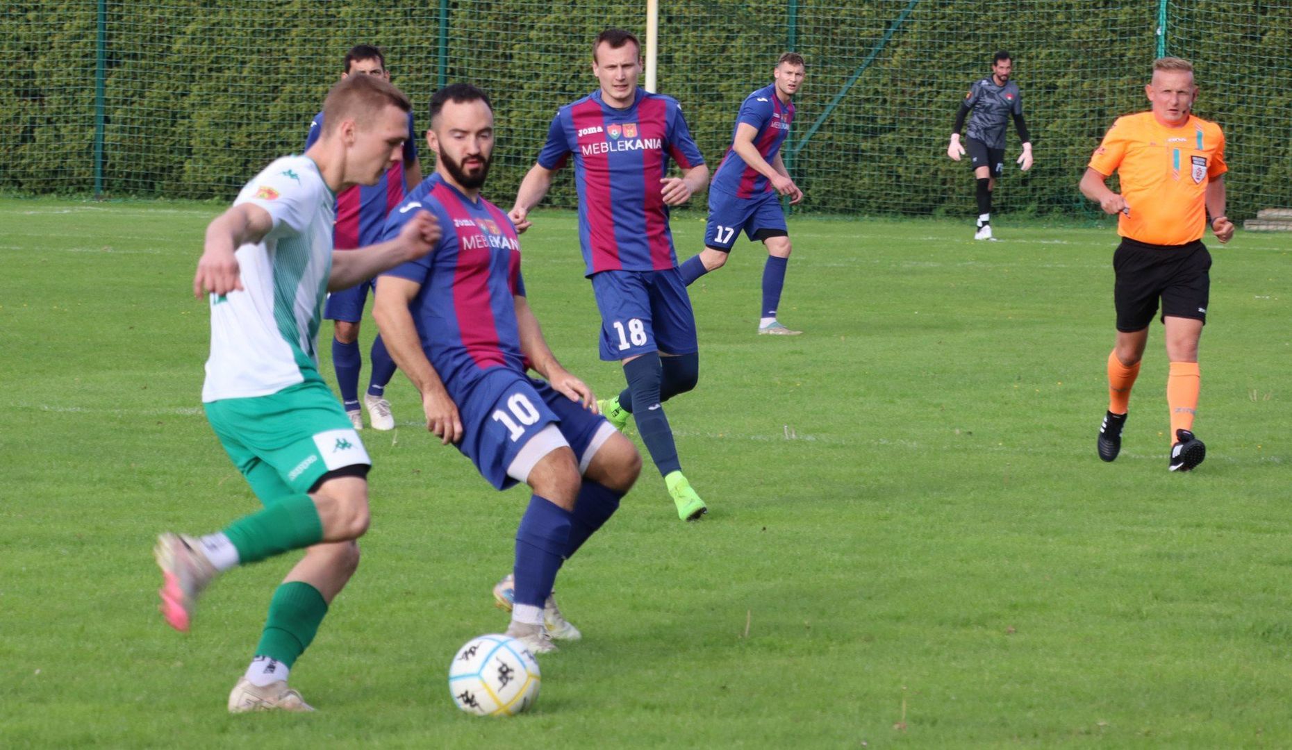 Piłkarska okręgówka zachodniej Małopolski, derby gminy Chełmek: LKS Bobrek - LKS Gorzów 4:0
