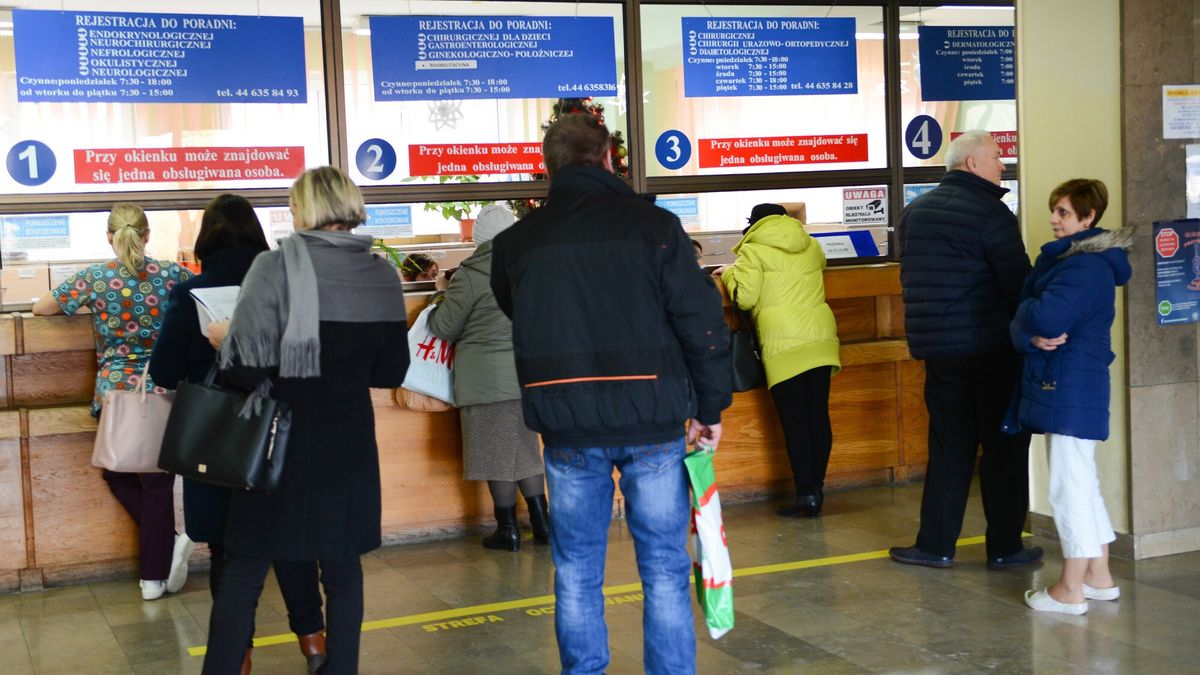 S?u?ba zdrowia
Fot. Adam Staskiewicz / East News. Belchatow 03.01.2018. Szpital im. Jana Pawla II w Belchatowie. Kolejki w rejestracji do lekarza N/Z rejestracja chorych
Adam Staskiewicz