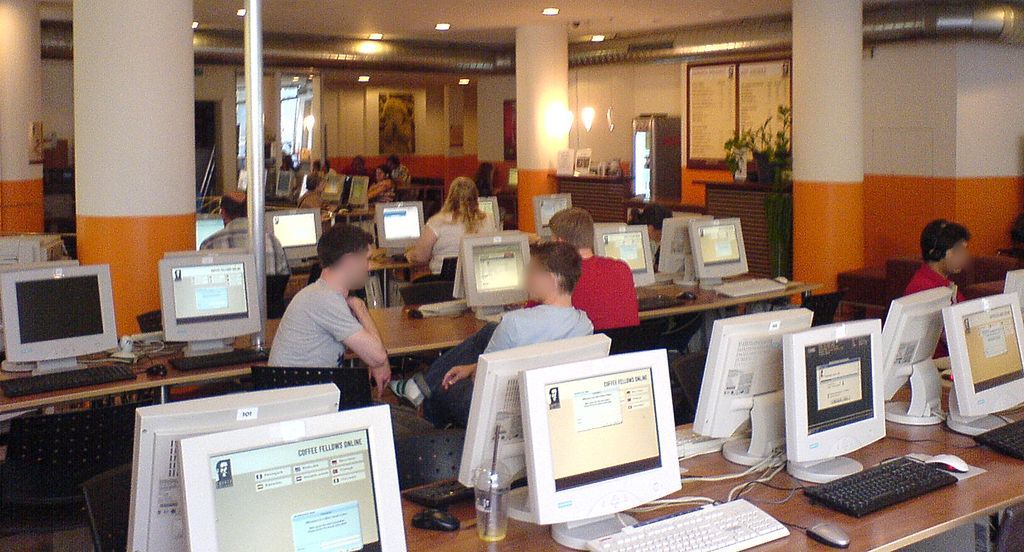 Jak zmieniały się ceny i prędkość internetu w Polsce? 3