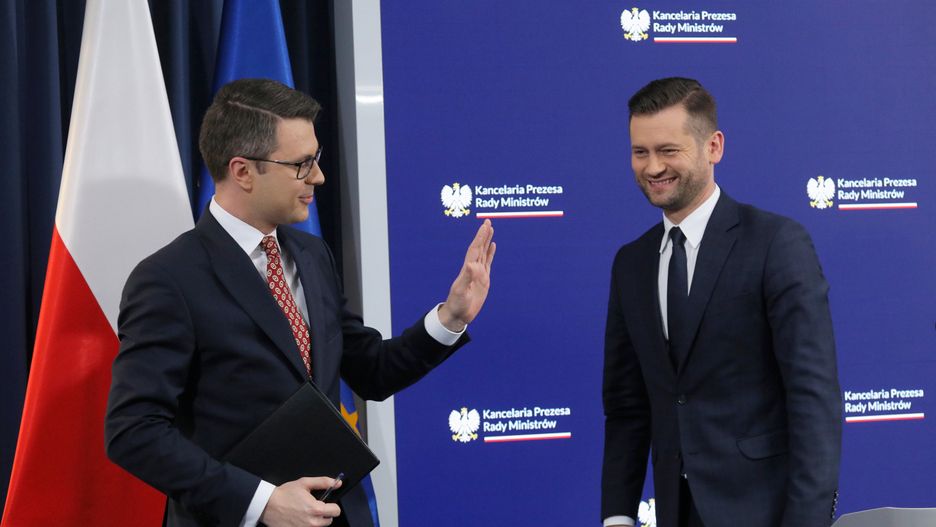 Minister sportu i turystyki Kamil Bortniczuk i rzecznik prasowy rz�du Piotr Mueller
Pawe� Supernak
"Program Olimpia", konferencja w Centrum Sportu w Raszynie, minister sportu i turystyki, Minister sportu i turystyki Kamil Bortniczuk, premier