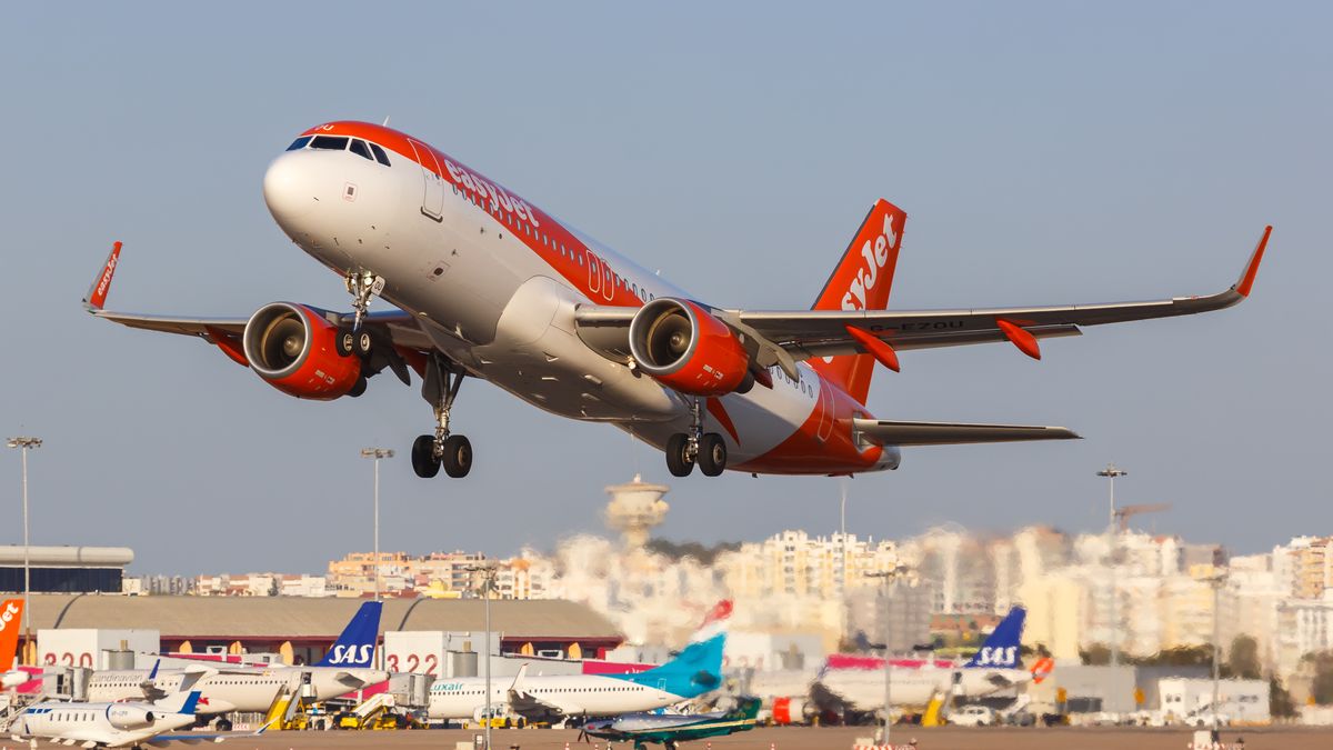 Samolot Easy Jet musiał awaryjnie lądować