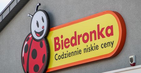 Biedronka rozdaje piwo. Sprawdź szczegóły promocji