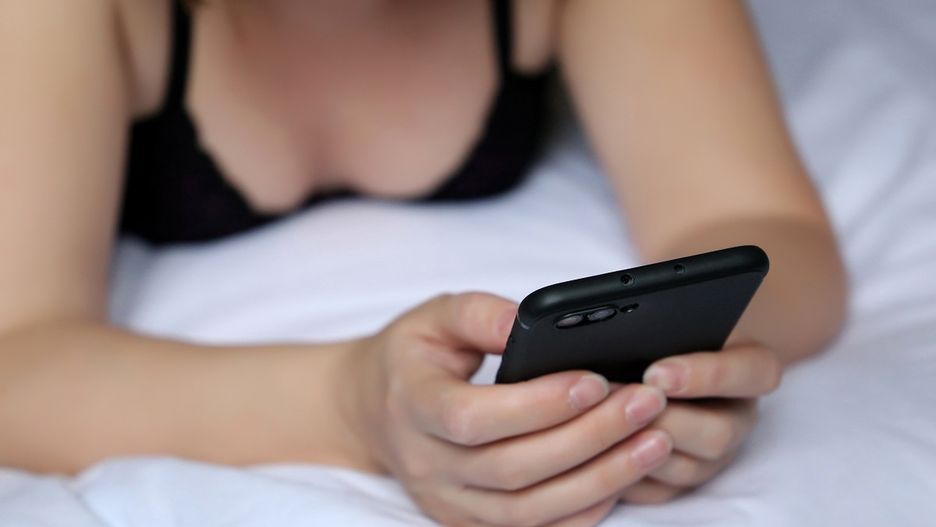 Przerażający trend wśród nastolatek. Zarabiają na swoich zdjęcia
