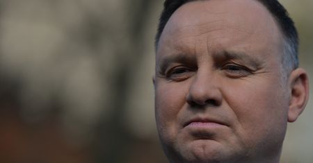 Zaskakujące wyniki sondażu. Andrzej Duda przegra wybory w drugiej turze! Zmiana na podium