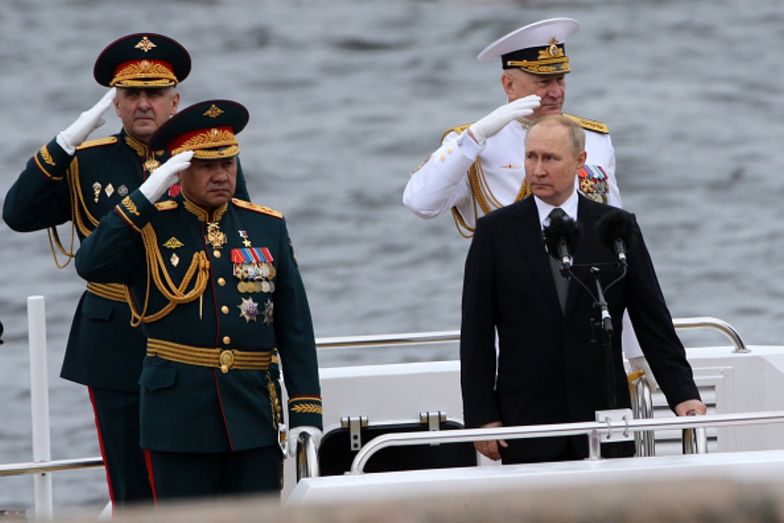 Rosja wciąż werbuje nowych żołnierzy. Wielka Brytania rozkłada ręce