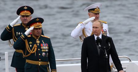 Rosja wciąż werbuje nowych żołnierzy. Wielka Brytania rozkłada ręce