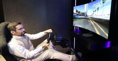 LG i monitor OLED dla graczy jak marzenie. Jego kształt zmienisz jednym przyciskiem