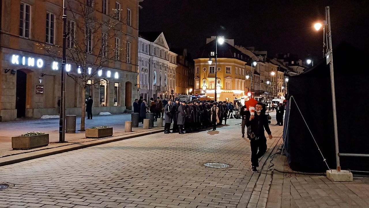 Zdjęcia trwały do późnych godzin wieczornych