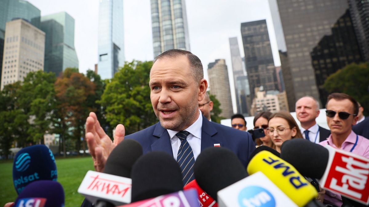 Nowy Jork, USA, 24.09.2025. Wizyta prezydenta RP w Stanach Zjednoczonych Ameryki. Prezydent RP Karol Nawrocki podczas spotkania z przedstawicielami polskich mediów w Nowym Jorku, 24 bm. Prezydent RP wziął udział w debacie generalnej 80. Sesji Zgromadzenia Ogólnego ONZ. (mr) PAP/Leszek Szymański