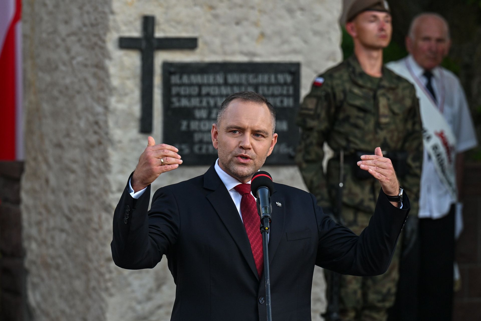Nawrocki jako ochroniarz zarabiał 3,20 zł za godzinę — dlatego wybrał pracę na „bramce"