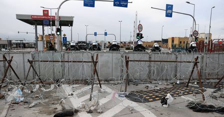Budowa zapory na granicy pochłonie gigantyczną ilość stali. Potrzebne będą tysiące ton surowca