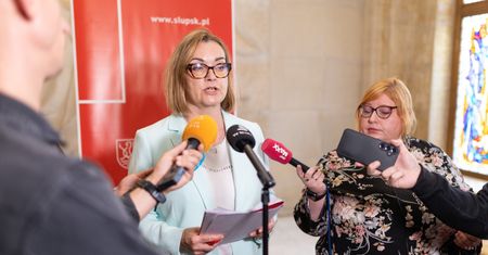 Słupsk: Miasto przeznaczyło 1,3 mln zł na remonty w szkołach i przedszkolach. Trwają prace w salach i na korytarzach.
