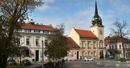Urzędnicy wykręcili dwie trzecie żarówek. "Ograniczamy też ogrzewanie"