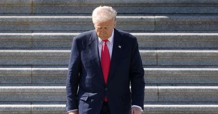 Trump igra z ogniem. Wojna celna kosztować będzie biznes 9,5 bln dol rocznie