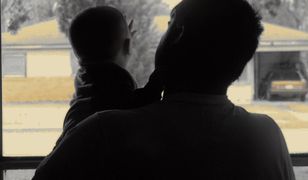 Pandemia zatrzymała ojców w domach? Coraz więcej mężczyzn na "tacierzyńskich"