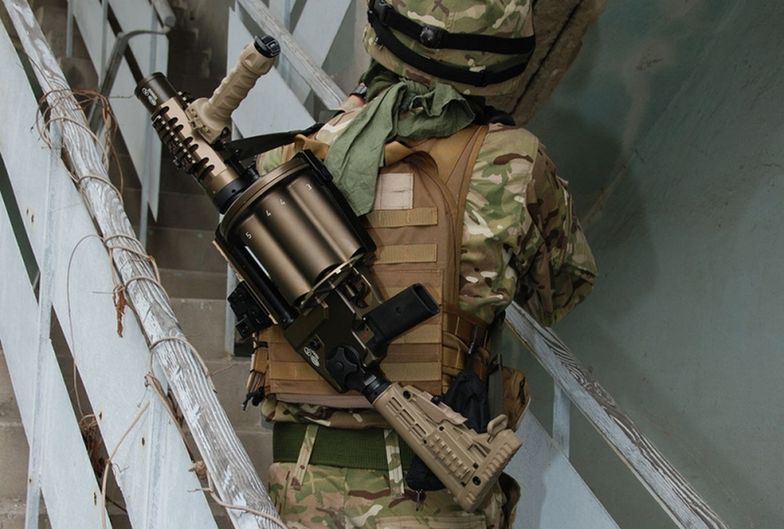 Poza bezpośrednią walką, granatniki ręczne przeznaczone są również do obezwładniania.