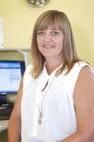 16 mln Polaków wybieliło już zęby! Jak wybielić w domu?