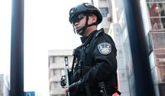 Dziennikarze w areszcie, bo oskarżyli urzędnika o korupcję