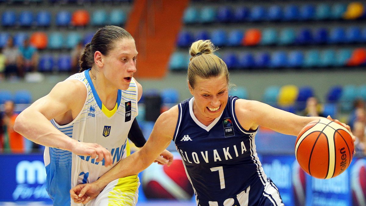 Zdjęcie okładkowe artykułu: PAP/EPA / Milan Kammermayer / Zuzanna Zirkova w walce o ćwierćfinał EuroBasketu