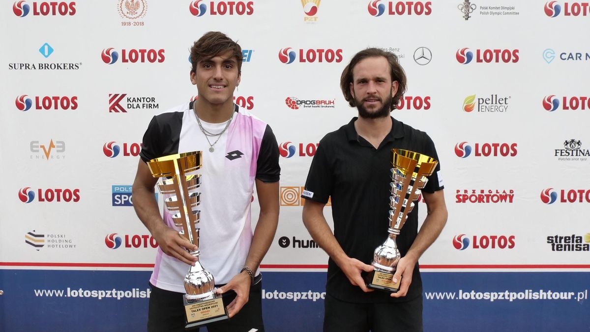 Materiały prasowe / Lotos PZT Polish Tour / Na zdjęciu: Roman Andres Burruchaga i Paweł Ciaś, mistrz i finalista Talex Open 2021