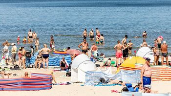 Polacy na wakacjach roszczeniowi i marudni. "Spytał, czy mogę odstąpić pół litra"