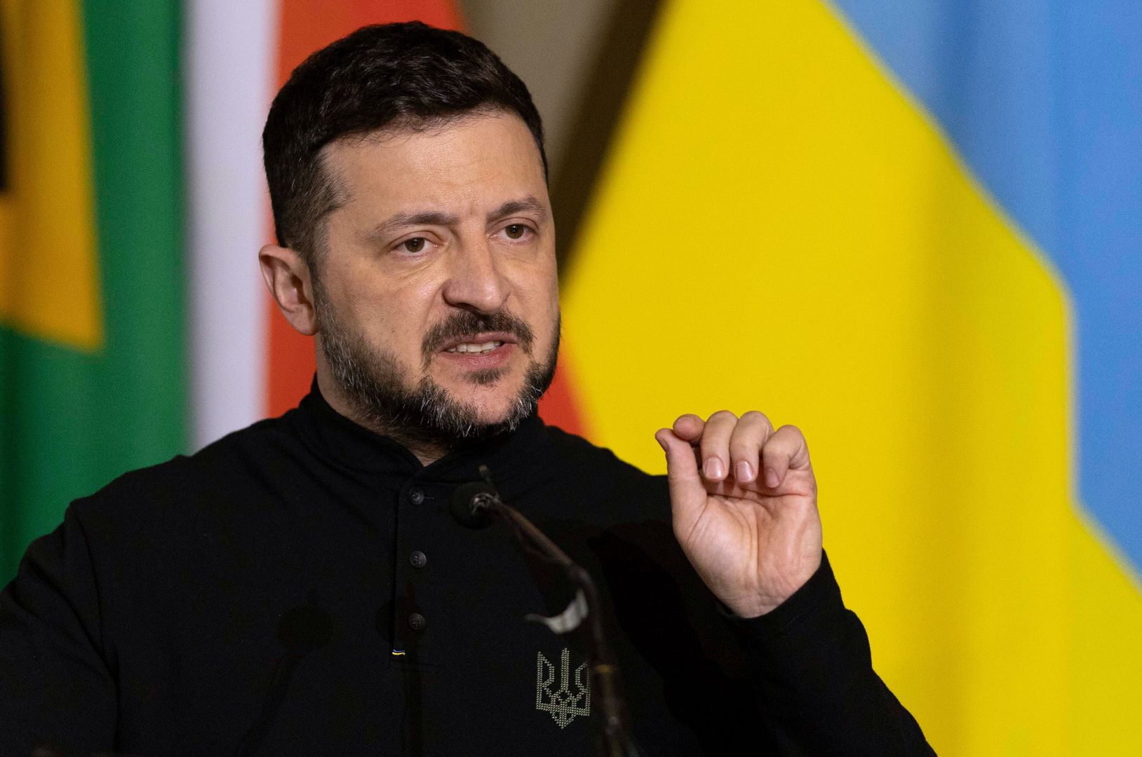 Zełenski: Na Kijów spadła rakieta z amerykańskimi częściami
