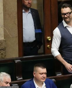 Wszystko widać na zdjęciach. Poseł ma za nic przepisy drogowe?