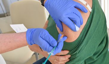 Do Sejmu wciąż nie wpłynął projekt PiS ws. weryfikacji szczepień. "Nie mam informacji, że miałby być wycofany"